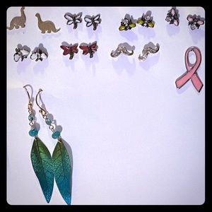 ๐ญ3/25๐ญ Lot of 8 Earrings & one Breast Cancer Pin